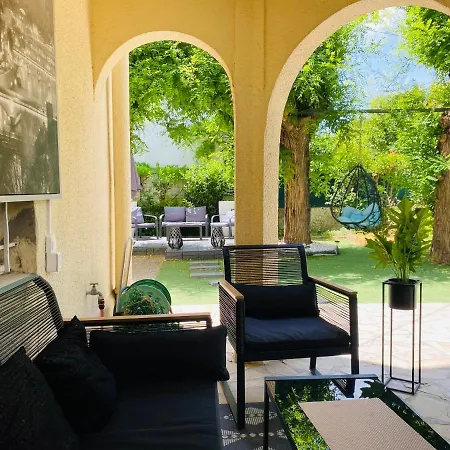 Villa Belle à 5 Mn Du Centre Avec Grd Jaccuzy *
